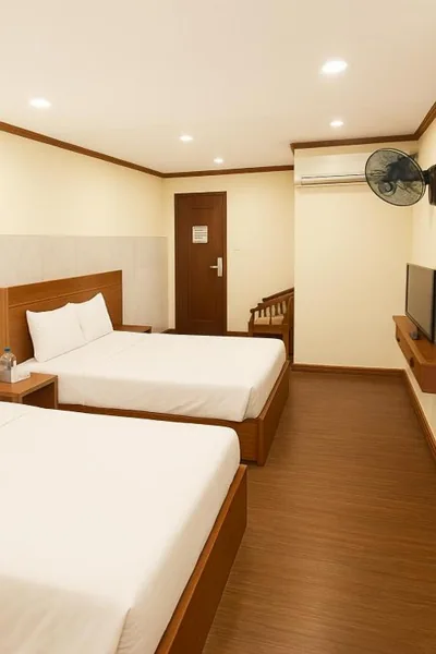 Familienzimmer — TUAN Central Hotel